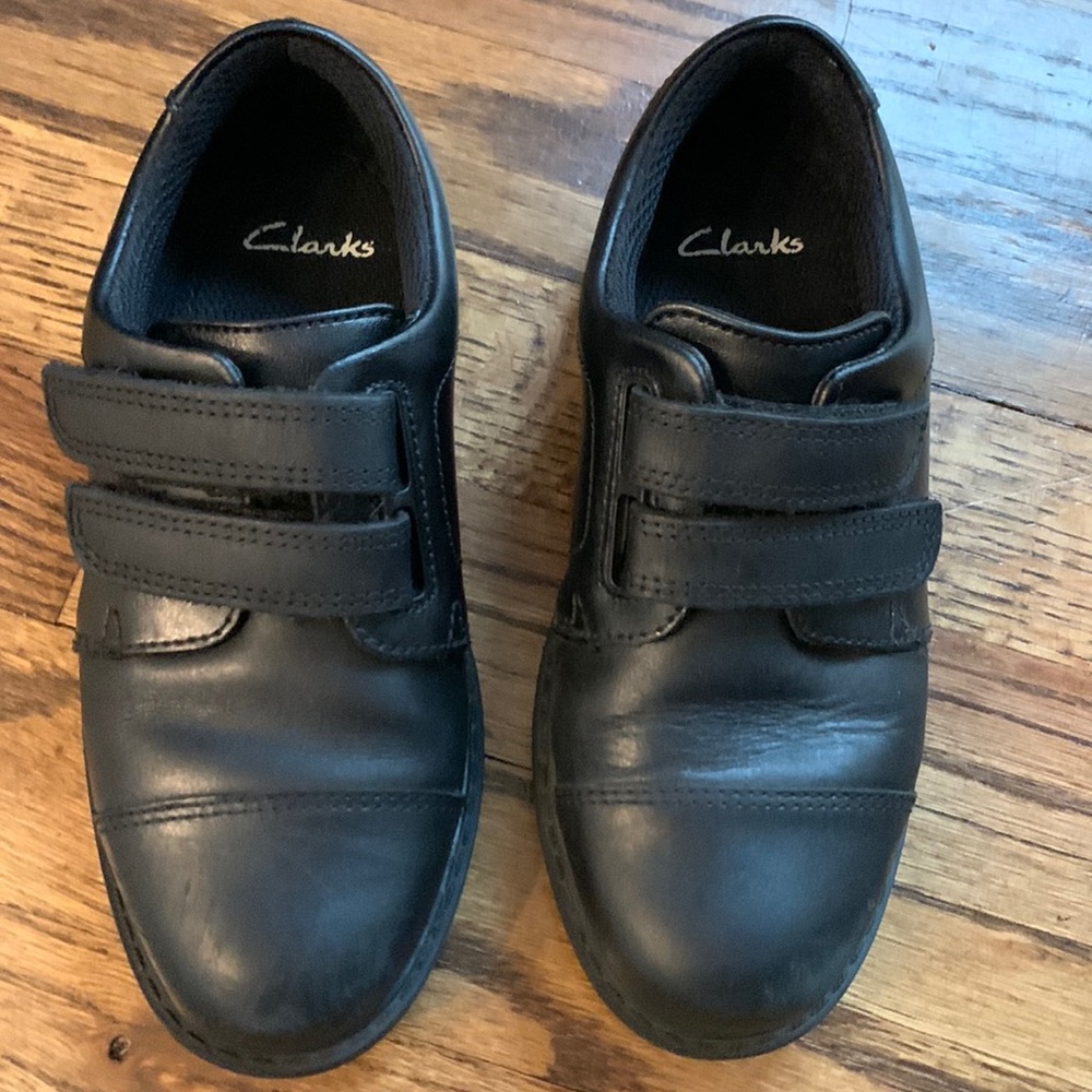 Clarks boys black dress shoes size 11 wide